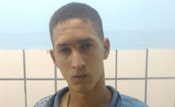 peto-prende-jovem-a-bordo-de-uma-bros-com-placa-policial-adulterada