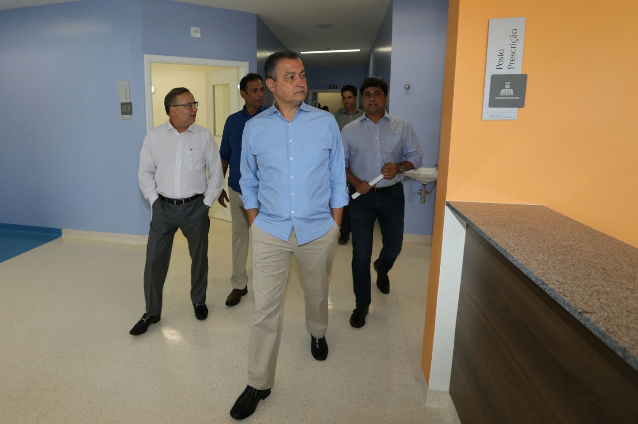 Resultado de imagem para Rui Costa, visitou Hospital Regional Costa